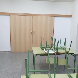 porta-corredera-fusta-Escola-Sant-Adria-Ajuntament-06